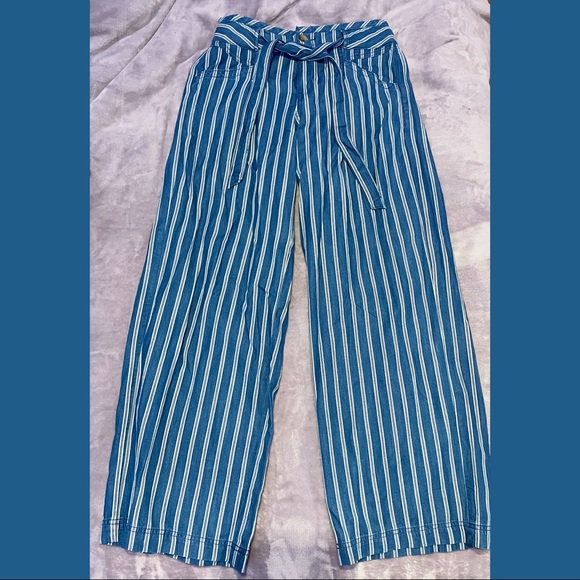 Striped Wide-Leg Pants - Picture 2 of 4